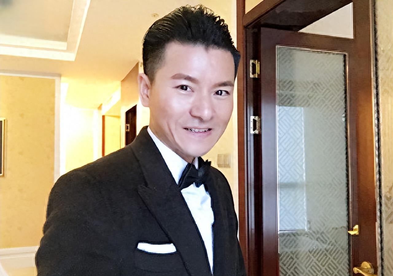 来自中国东北黑龙江省鸡西市的普通农村男孩,因为长得极似巨星刘德华