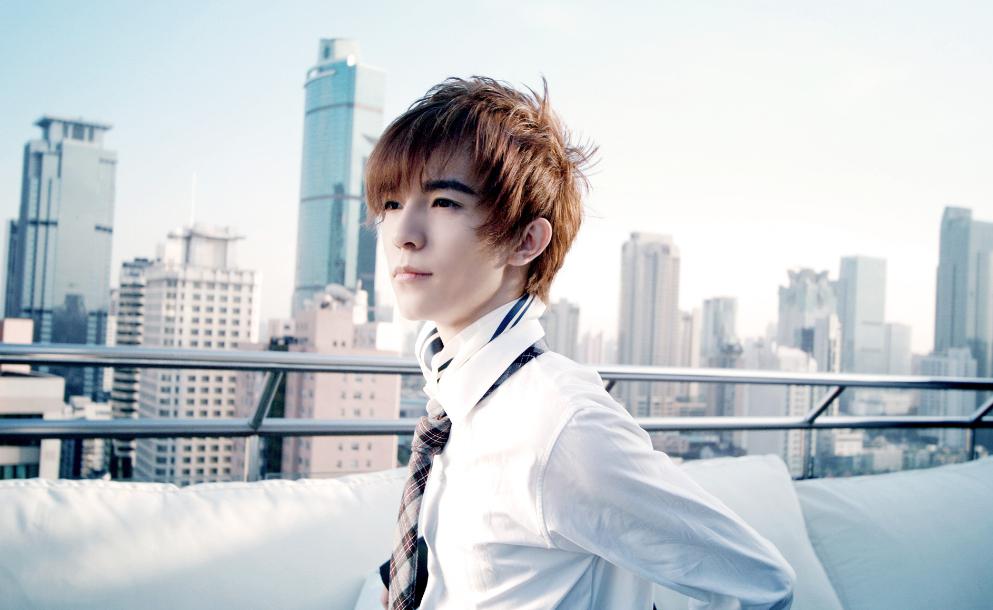 李枫控诉郭敬明性骚扰 作家李枫在社交平台上再次发文,控诉自己在2010