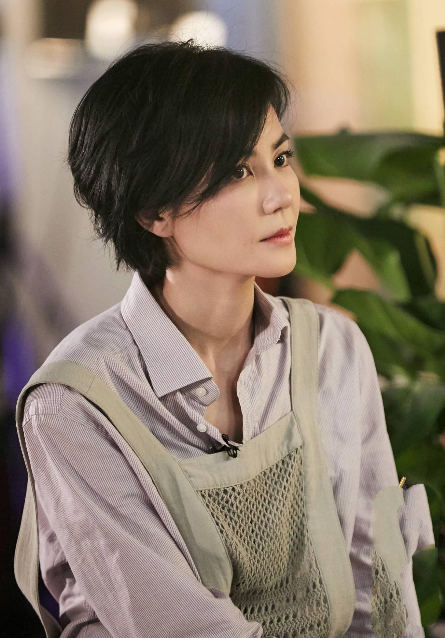 华语流行歌手王菲为什么是国家一级演员 王菲是中国唯一一位获得国家