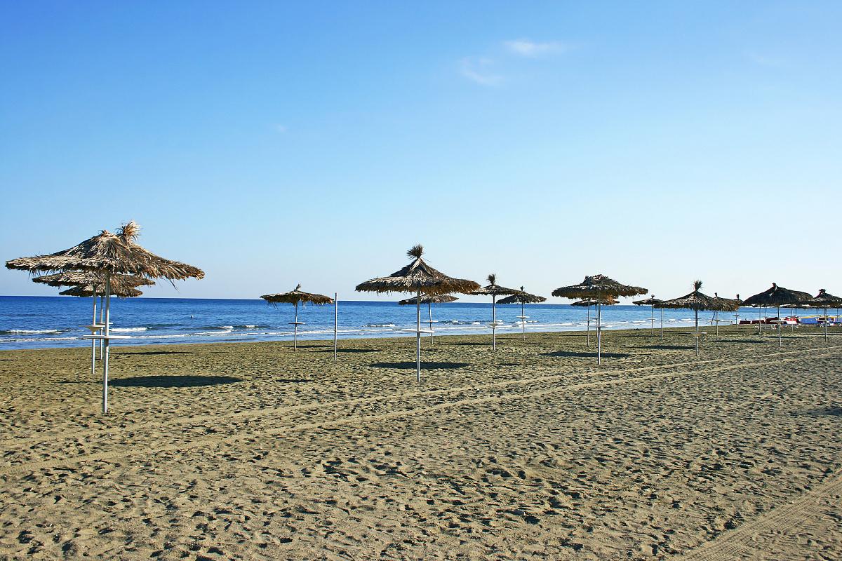 官湖沙滩,一个值得一去的海滨度假胜地 官湖沙滩,位于中国广东省深圳