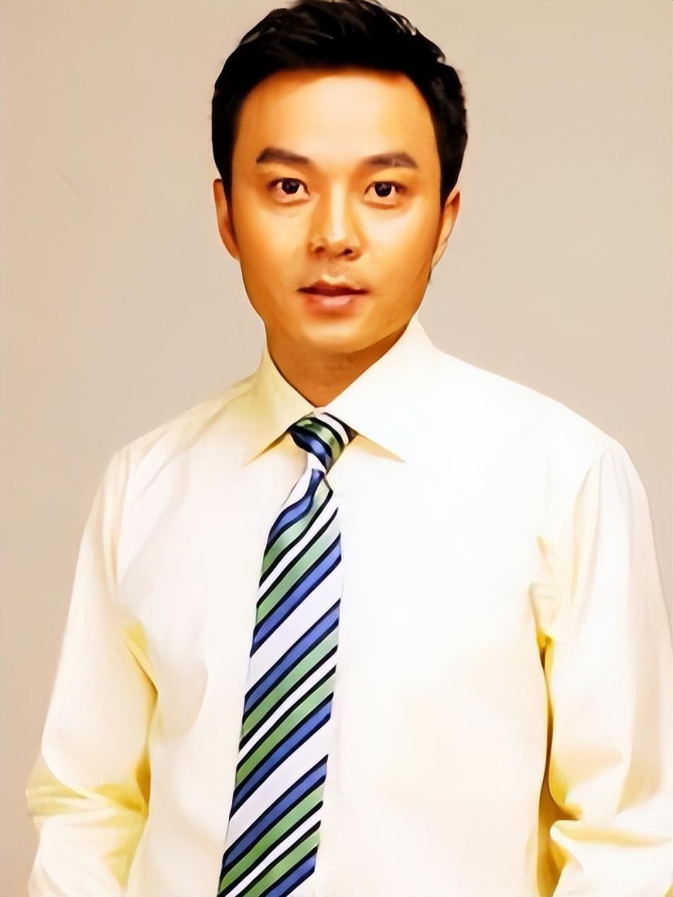 毁掉汪涵的不是高山,而是一粒尘土 汪涵从小体弱多病,经常发烧,因为