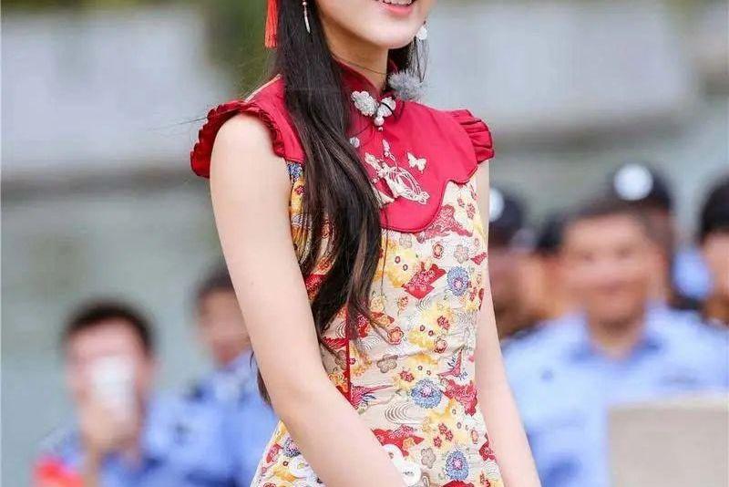 徐娇回归周星驰公司,长江七号的周小狄长大了 徐娇回归周星驰公司