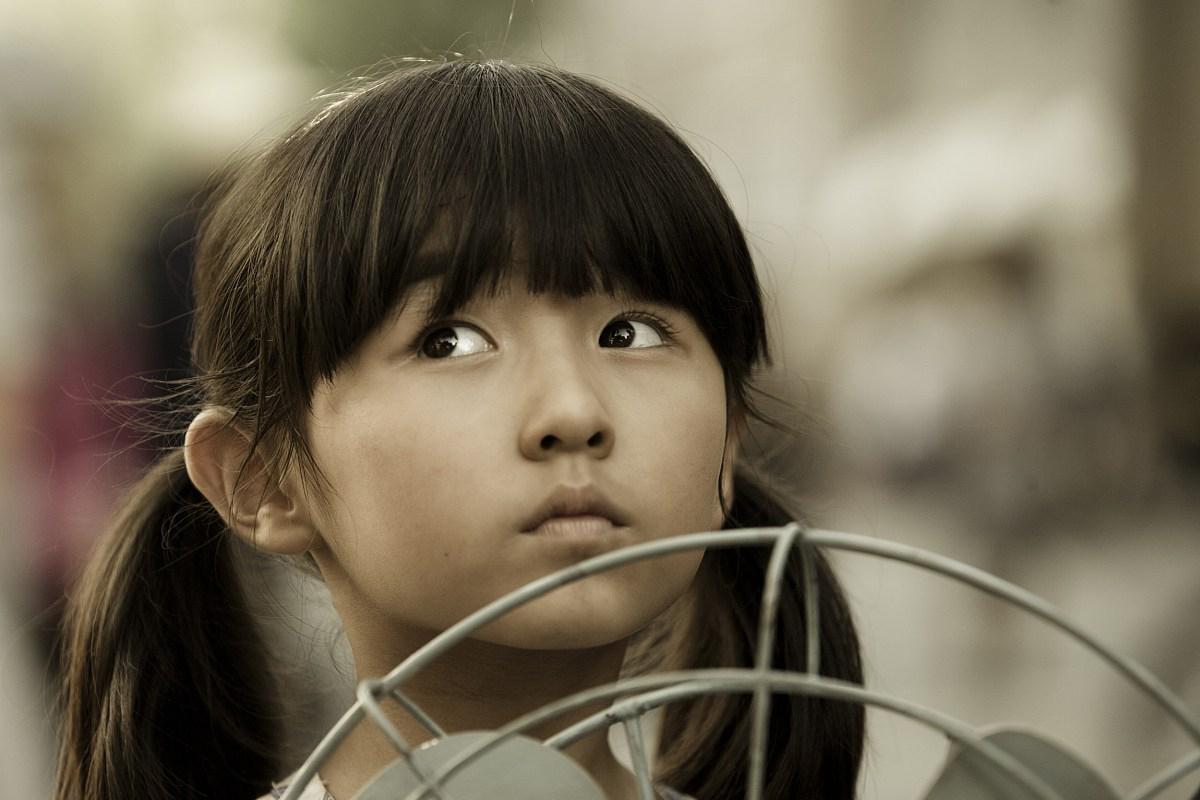 华谊兄弟签约艺人张子枫 张子枫,华谊兄弟签约艺人,是中国内地影视圈