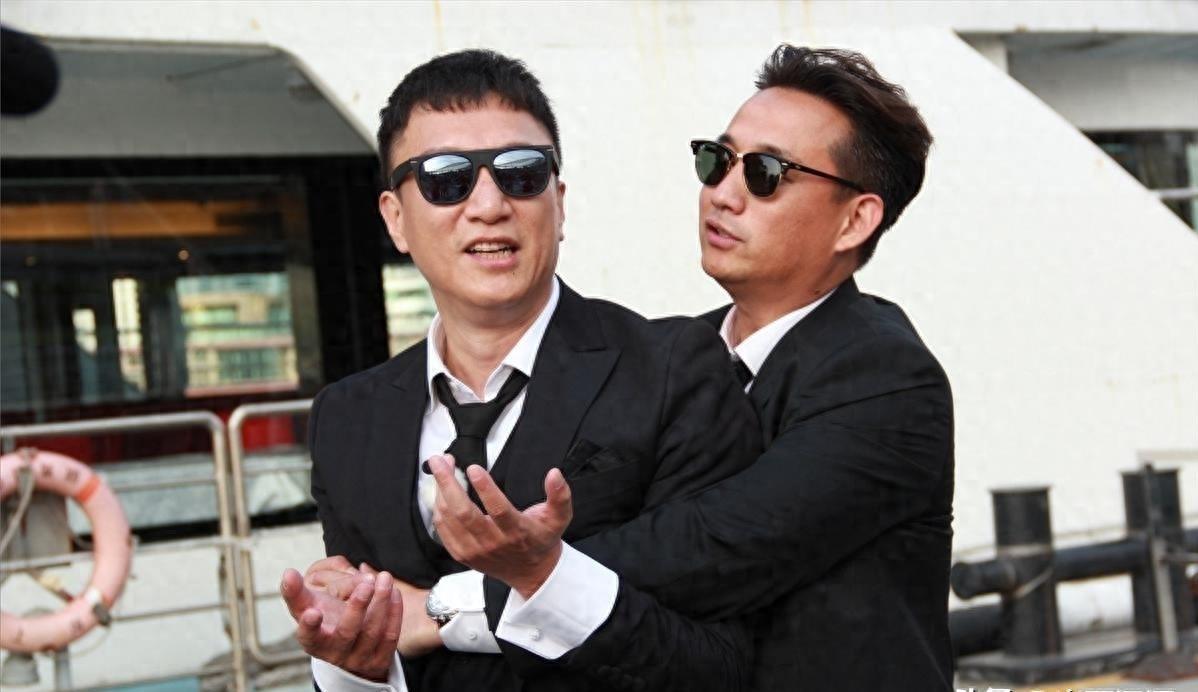 红雷秘闻:情史传奇,资产遁世 孙红雷,这位备受瞩目的颜王,不仅在娱乐