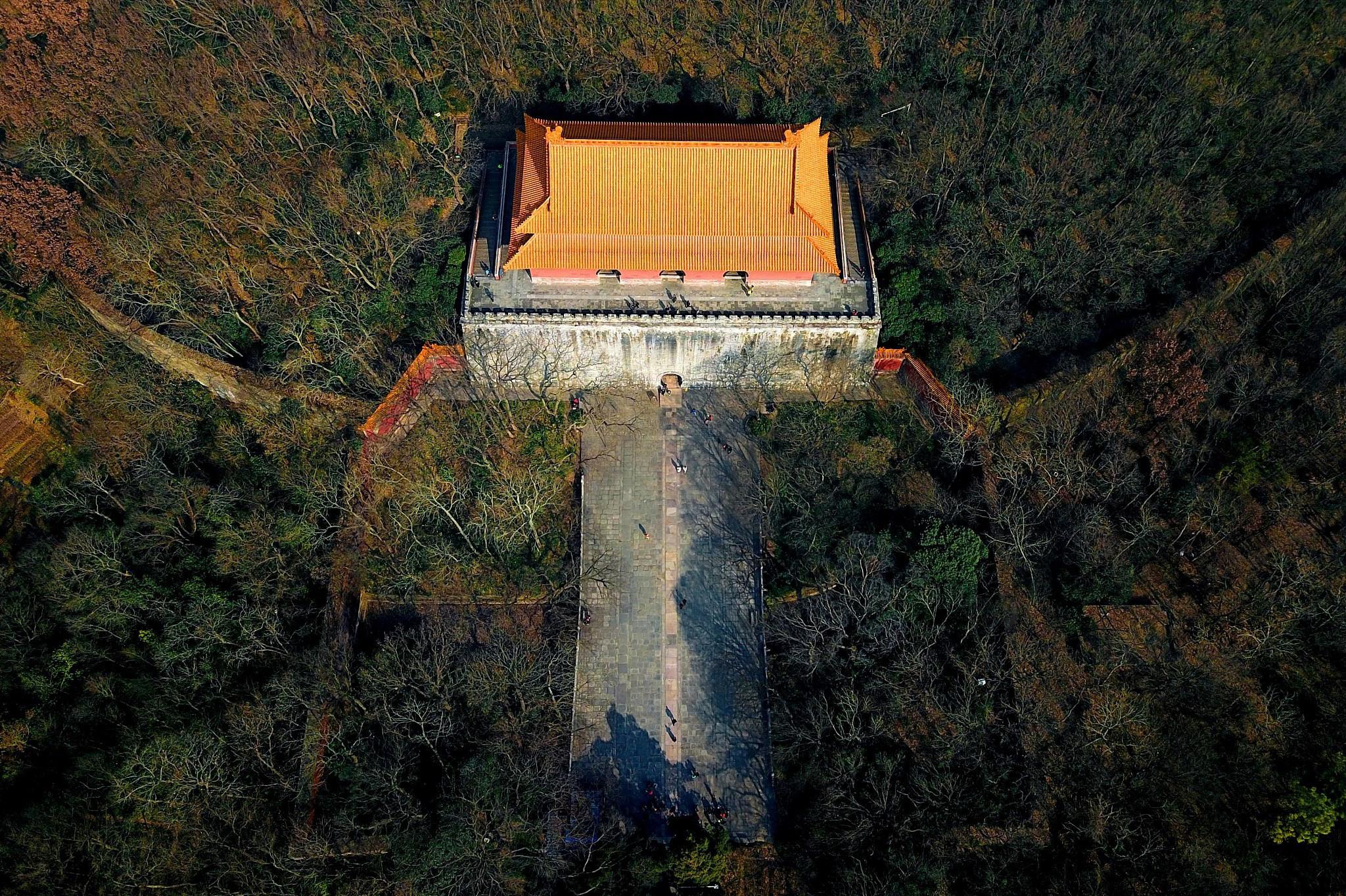 最值得一看的皇陵 北京十三陵,位于北京市昌平区,是明朝皇帝的陵墓群