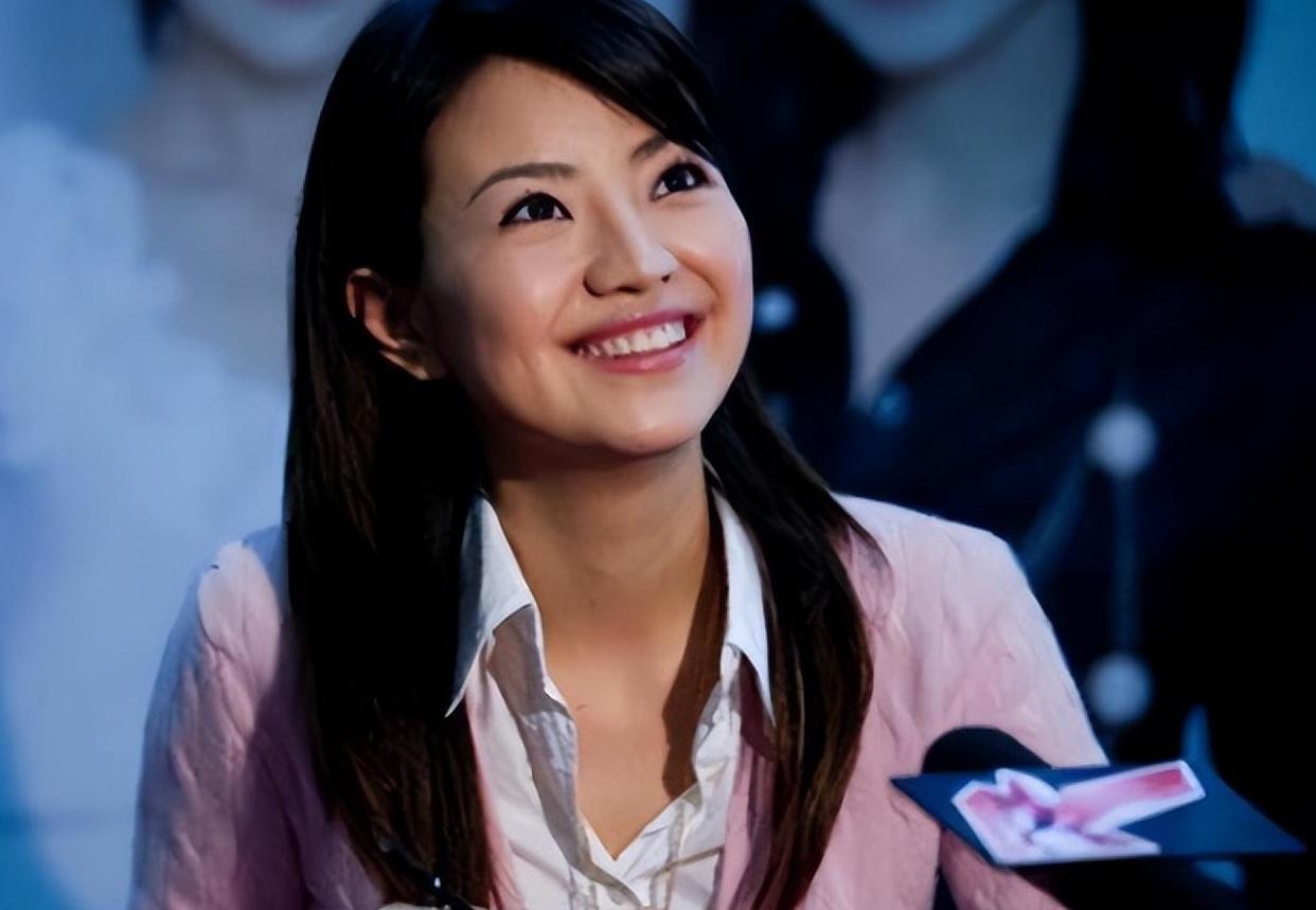 撒贝宁与蒋静的爱情故事 撒贝宁与蒋静的爱情故事展现了爱情与事业的