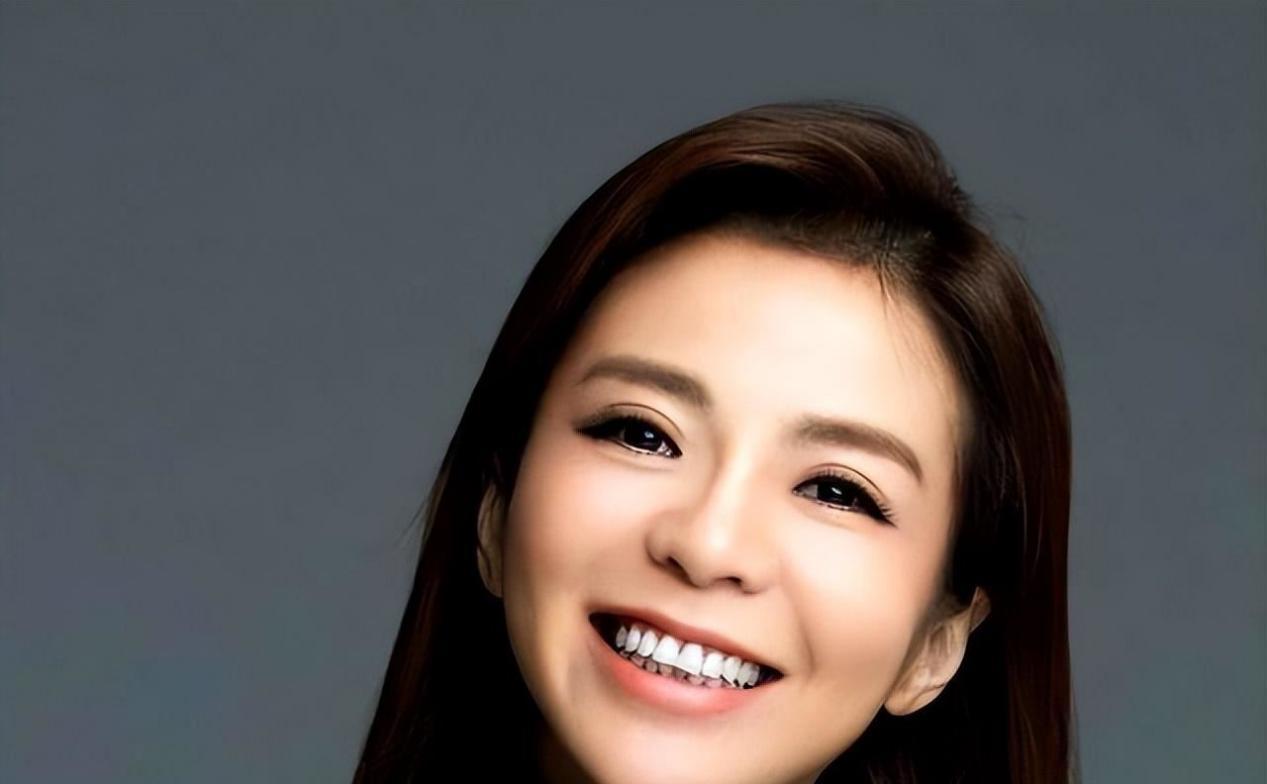 朱迅:坚定追逐梦想的女性 朱迅,一位曾经让无数观众为之倾倒的明星,她