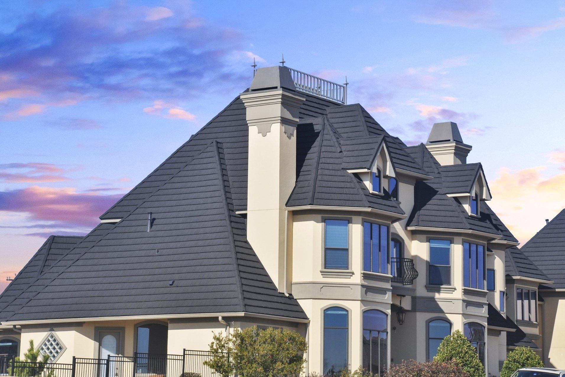 屋面金属彩石瓦的优点 屋面金属彩石瓦是一种集装饰性和功能性于一体