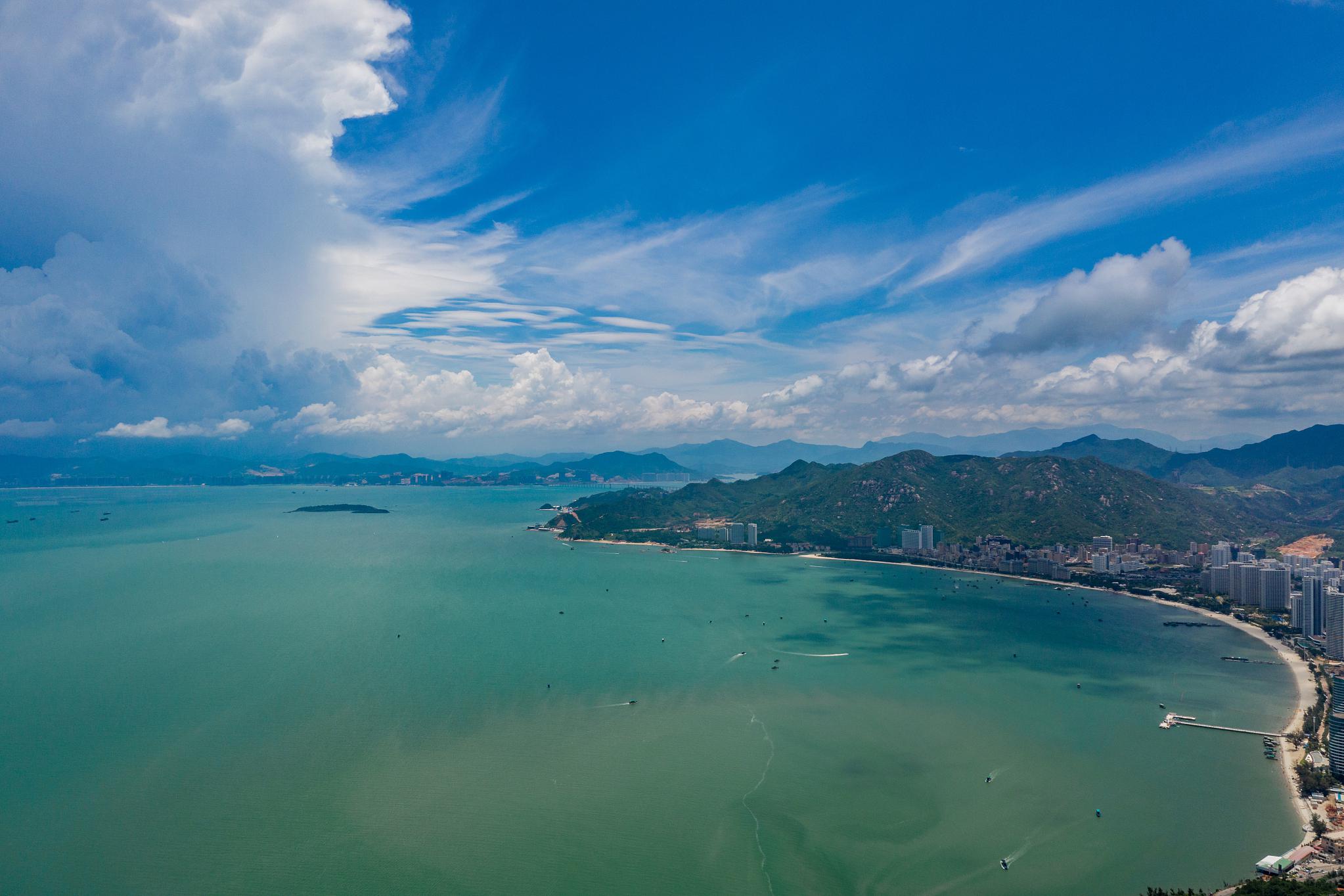 巽寮湾旅游攻略 巽寮湾,一个被誉为"东方夏威夷"的美丽海滨天堂,位于