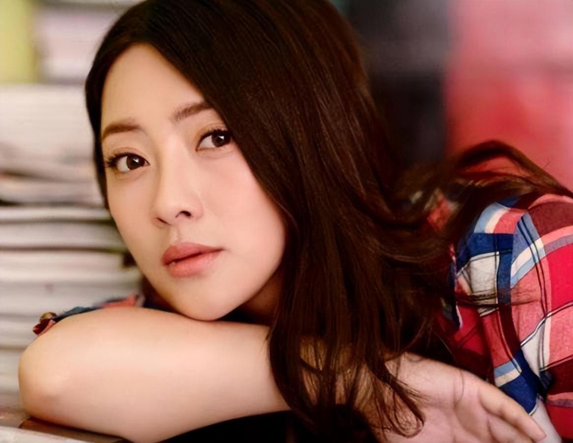 著名演员朱锐被迫搬到六环外 演员朱锐因为房租涨价被迫搬到六环外,她