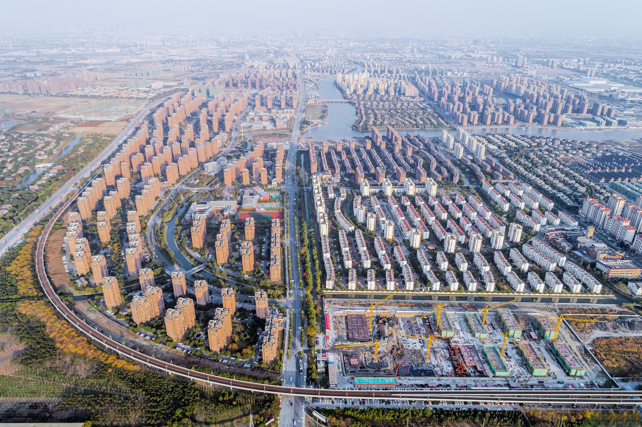 唐山高新区的发展现状,优势和未来前景 唐山高新区始建于1992年,已