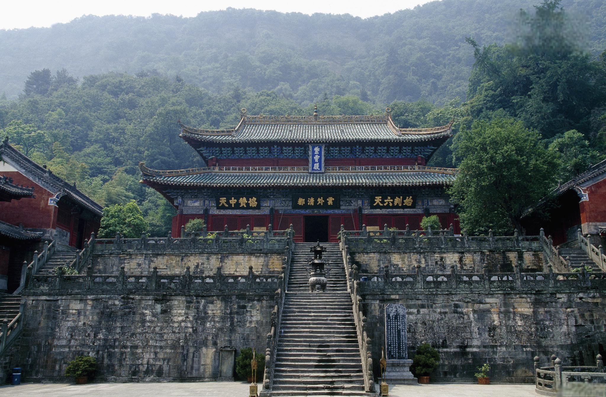 眉山旅游必去景点 来到眉山,有4个必去的景点