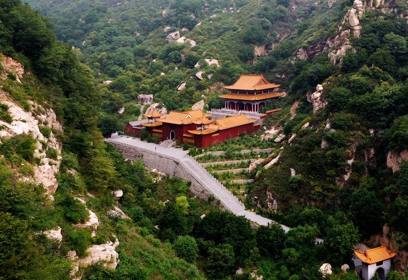 黑山旅游景点介绍图片