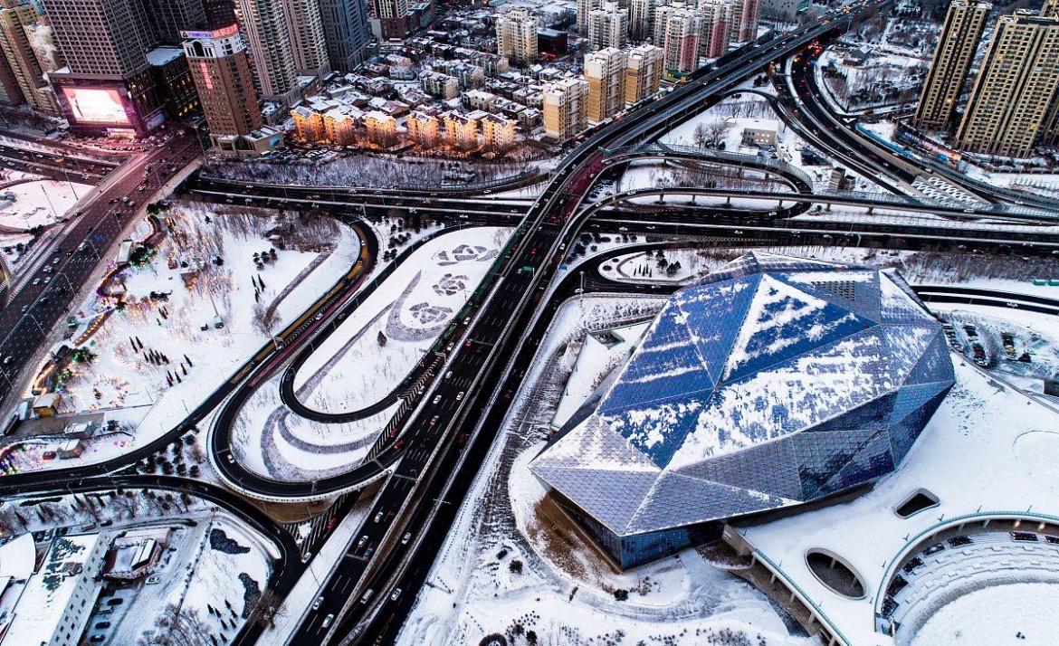 沈阳雪景 每逢冬季,沈阳的街头巷尾弥漫着一种别样的氛围.
