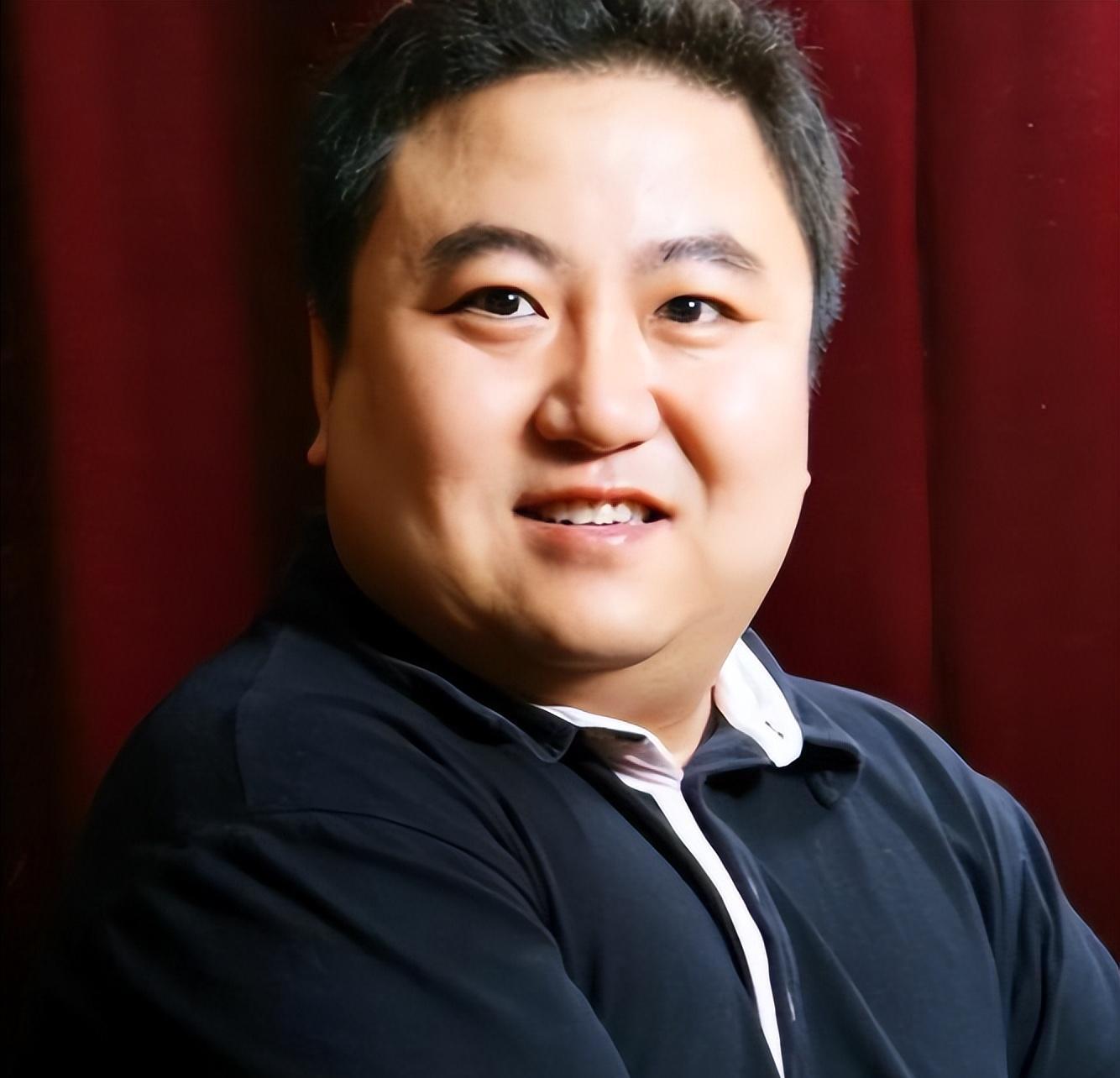 冯巩徒弟杨松的故事 冯巩徒弟杨松曾在春晚上爆红,但后来却成为了一名