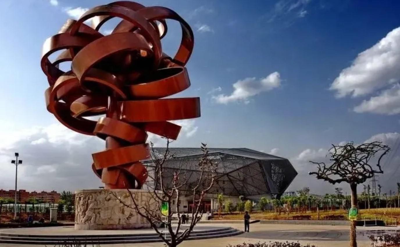 白银市的"黄铜"(遗址)人文奇观 甘肃省白银市历史上曾是白银矿的产地