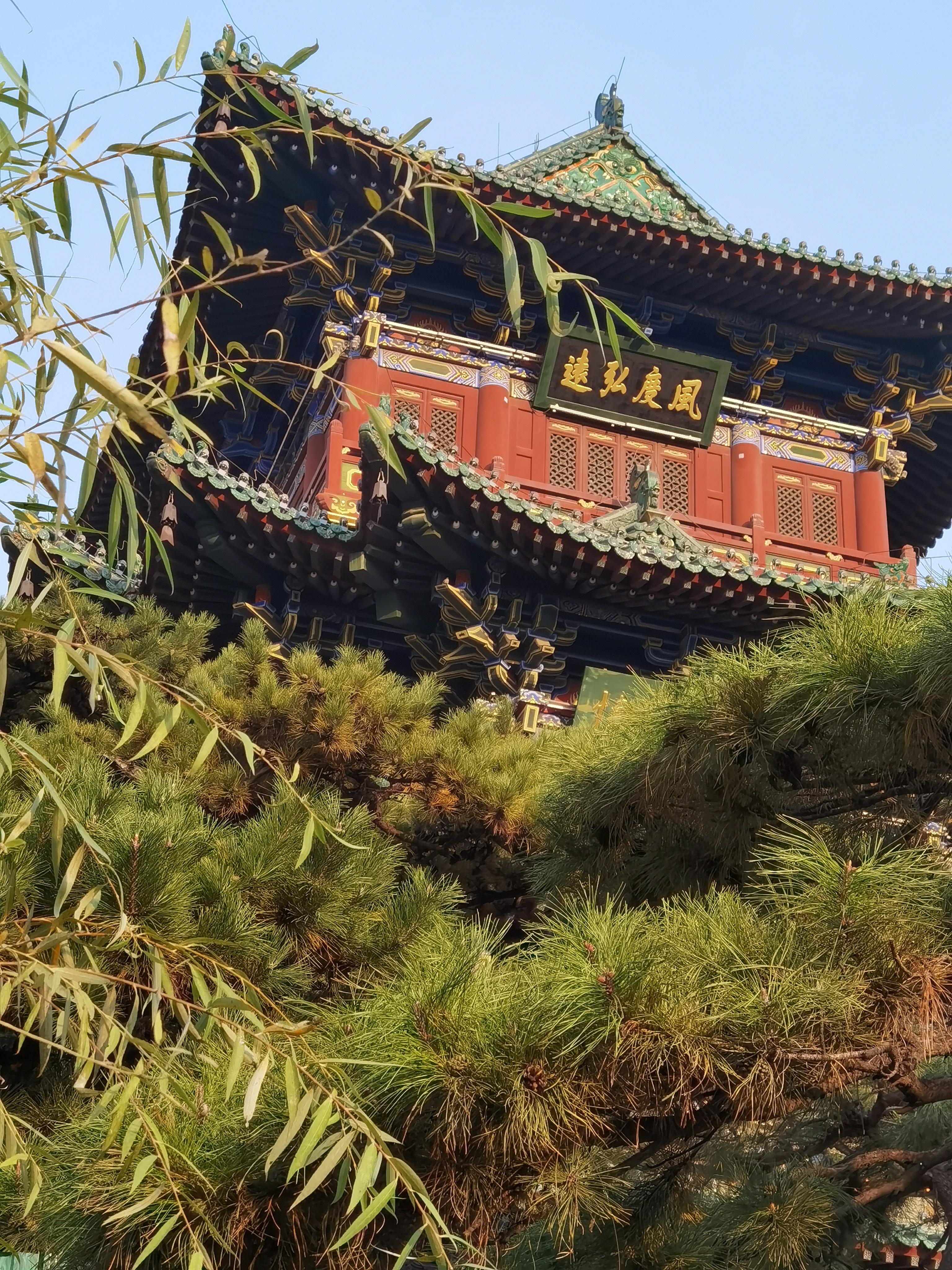 承德避暑山庄 承德避暑山庄,又称承德离宫或热河行宫,位于河北省承德