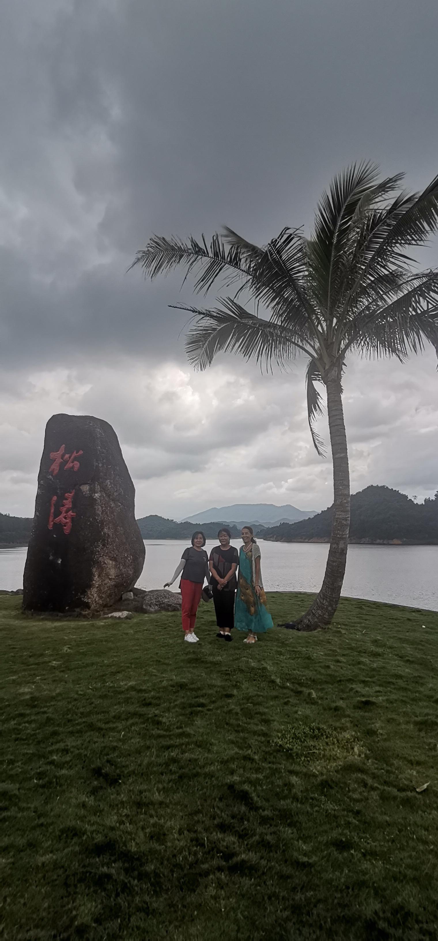 松涛水库:海南最大的水库 松涛水库位于海南省儋州市,始建于1958年,集