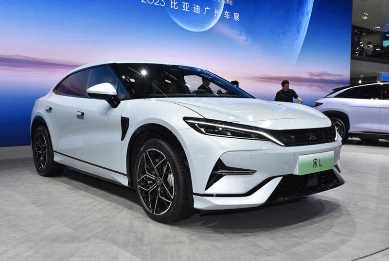 比亚迪宋l上市,售价198万起 比亚迪宋l是一款中型纯电suv,共推出5款