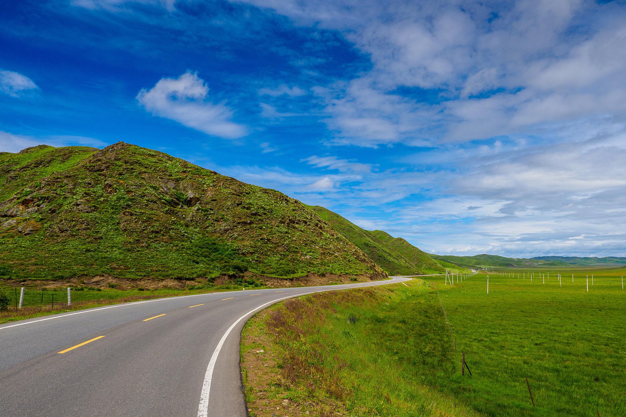 草原天路旅游 草原天路旅游,草原天路,位于内蒙古自治区与河北省交界