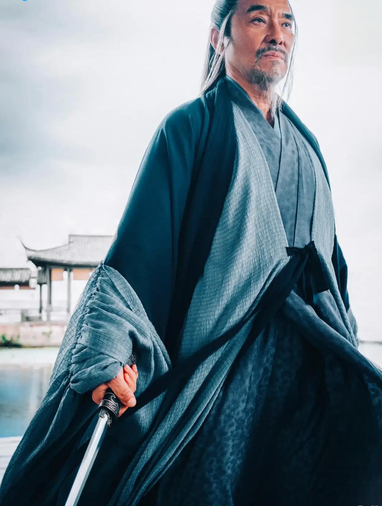 《庆余年2》新增角色叶重 《庆余年2》中迎来了备受期待的新增角色叶