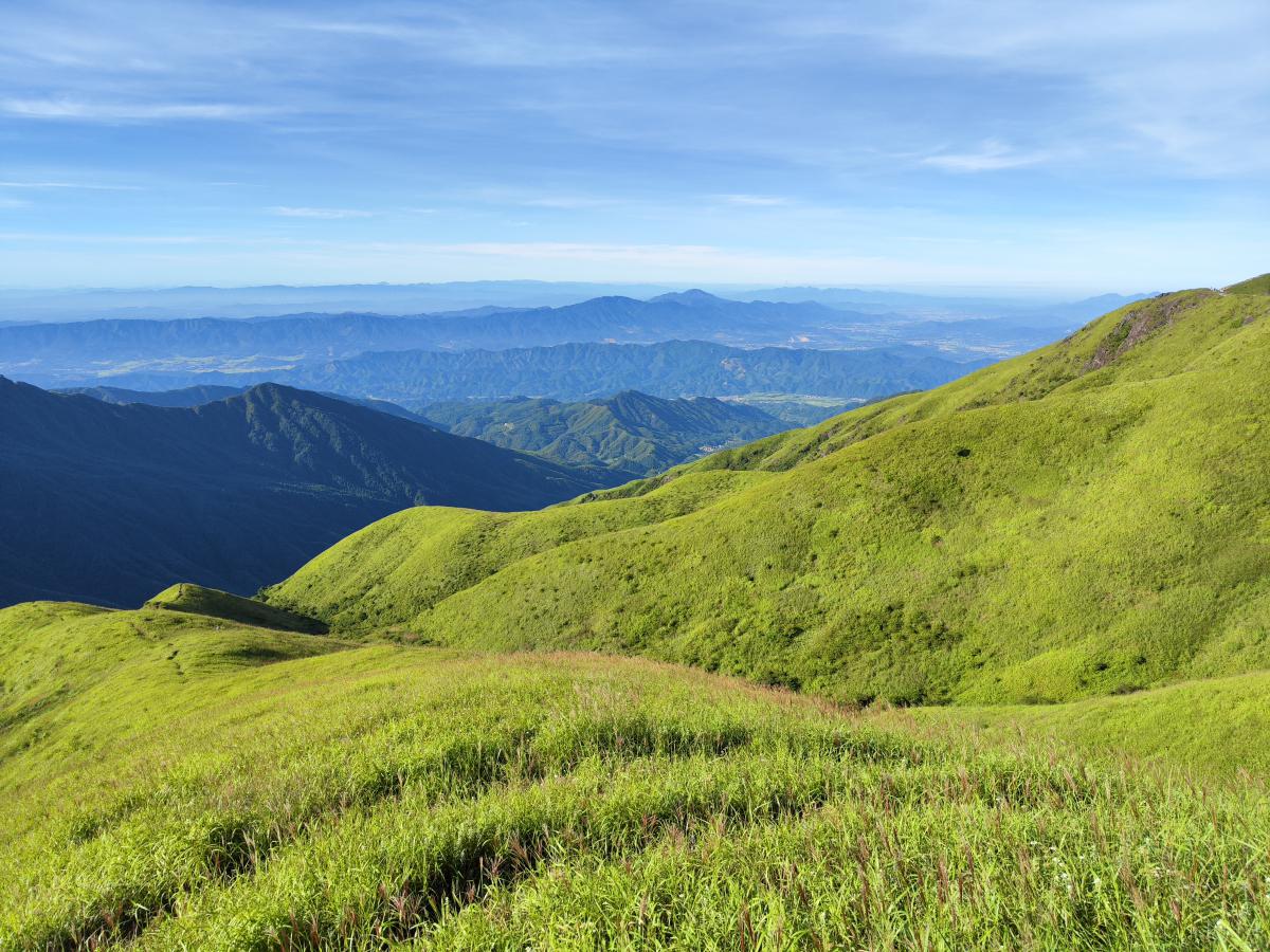 武功山,一个充满魅力的旅游胜地 武功山,位于中国江西省萍乡市和吉安