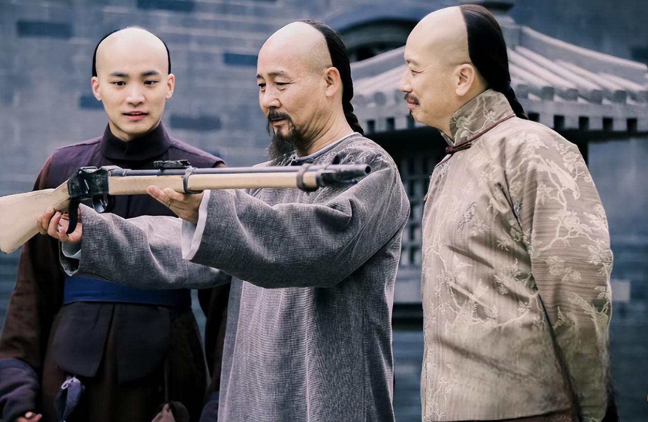 《丁宝桢》:历史正剧的巅峰 《丁宝桢》以其精湛的制作,创新的叙事