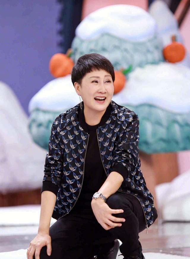 张凯丽:生活中也要向"刘慧芳"看齐 张凯丽因在电视剧《渴望》中饰演的