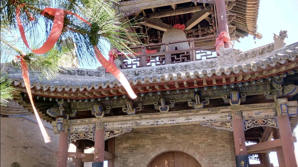 永安寺:元代水陆画带来的震撼 永安寺紧邻悬空寺,去之前以为是青铜,看