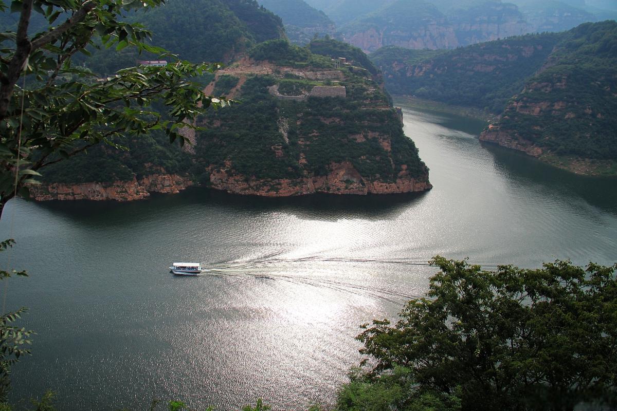 京娘湖风景区 京娘湖位于河北省邯郸市武安市西北部山区的口上村北,因