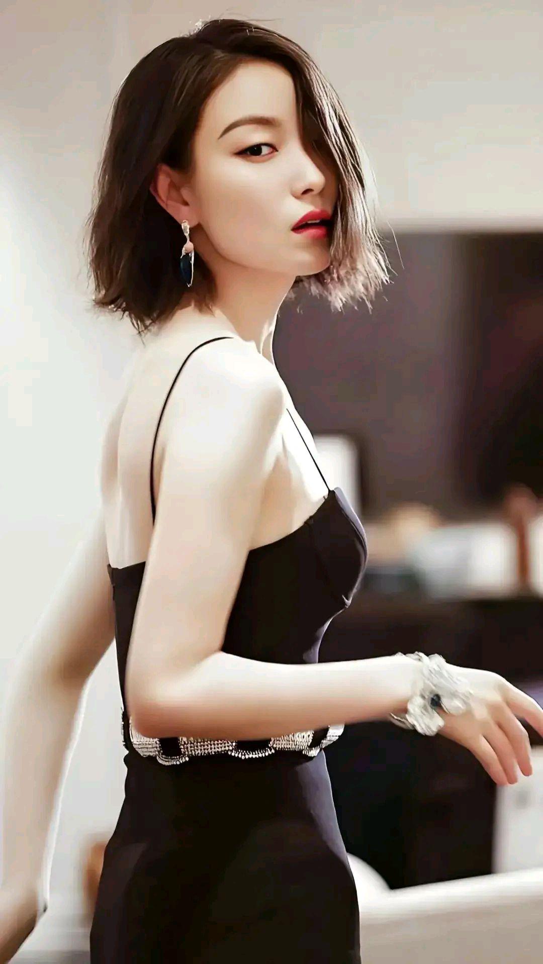 倪妮:演艺生涯 倪妮,江苏南京人,中国内地女演员,2011年主演电影