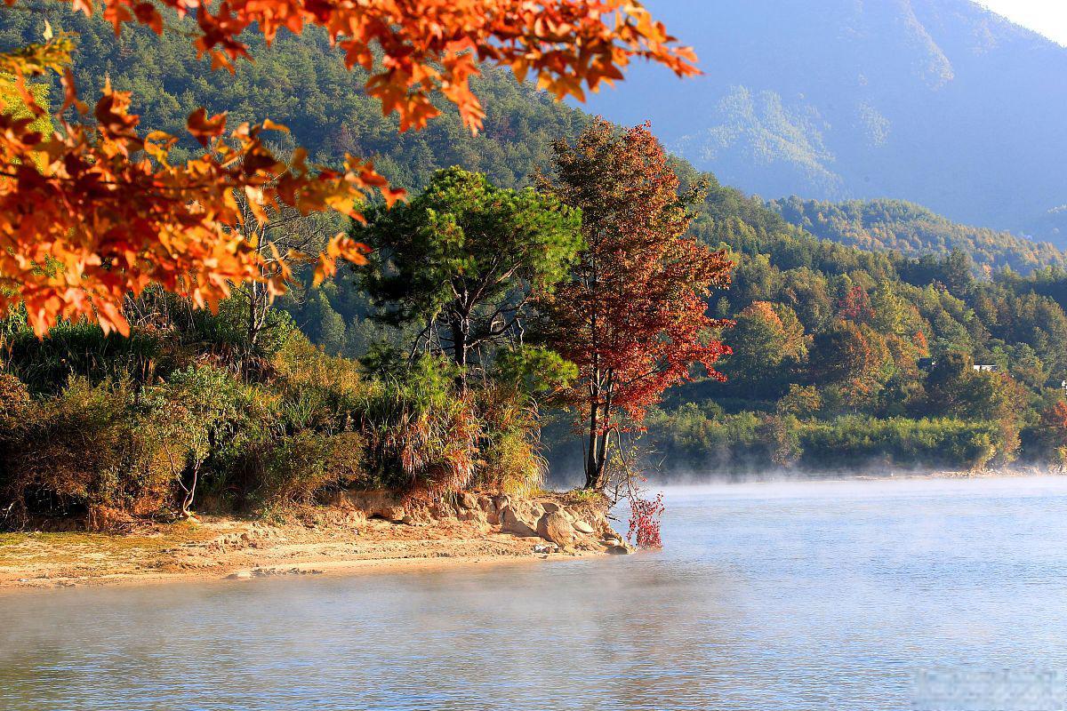 鼎湖峰,与大自然共享美好时光 鼎湖峰,位于浙江省丽水市缙云县境内,是