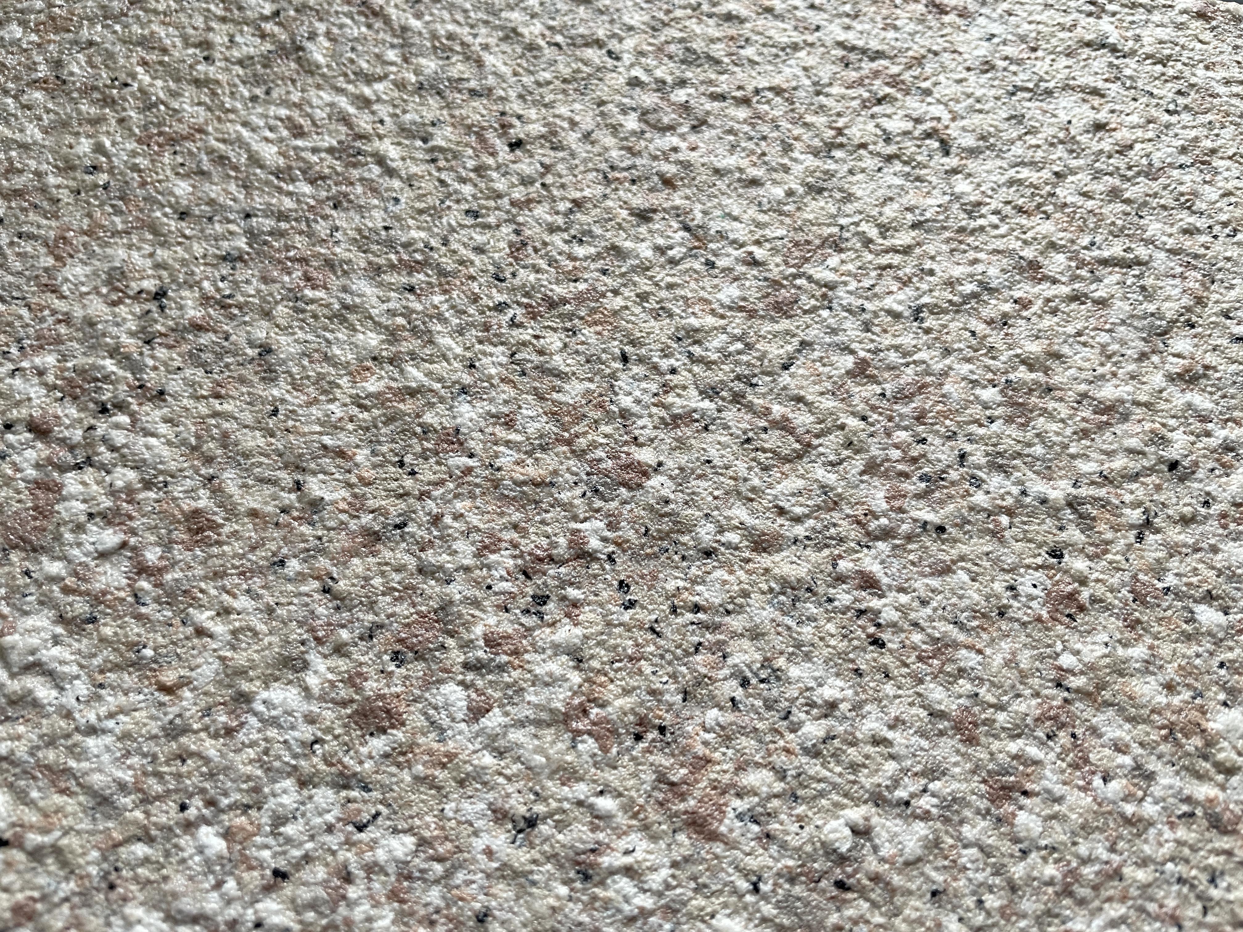 水包砂多彩涂料是一种外墙建筑仿石涂料,采用彩砂,乳液,助剂等材料