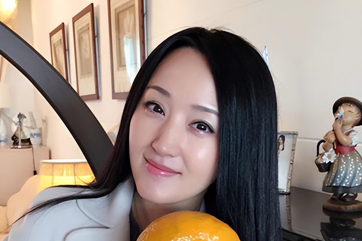 杨钰莹:人生赢家之路 杨钰莹,曾经的"甜歌皇后",她的人生赢家之路令人