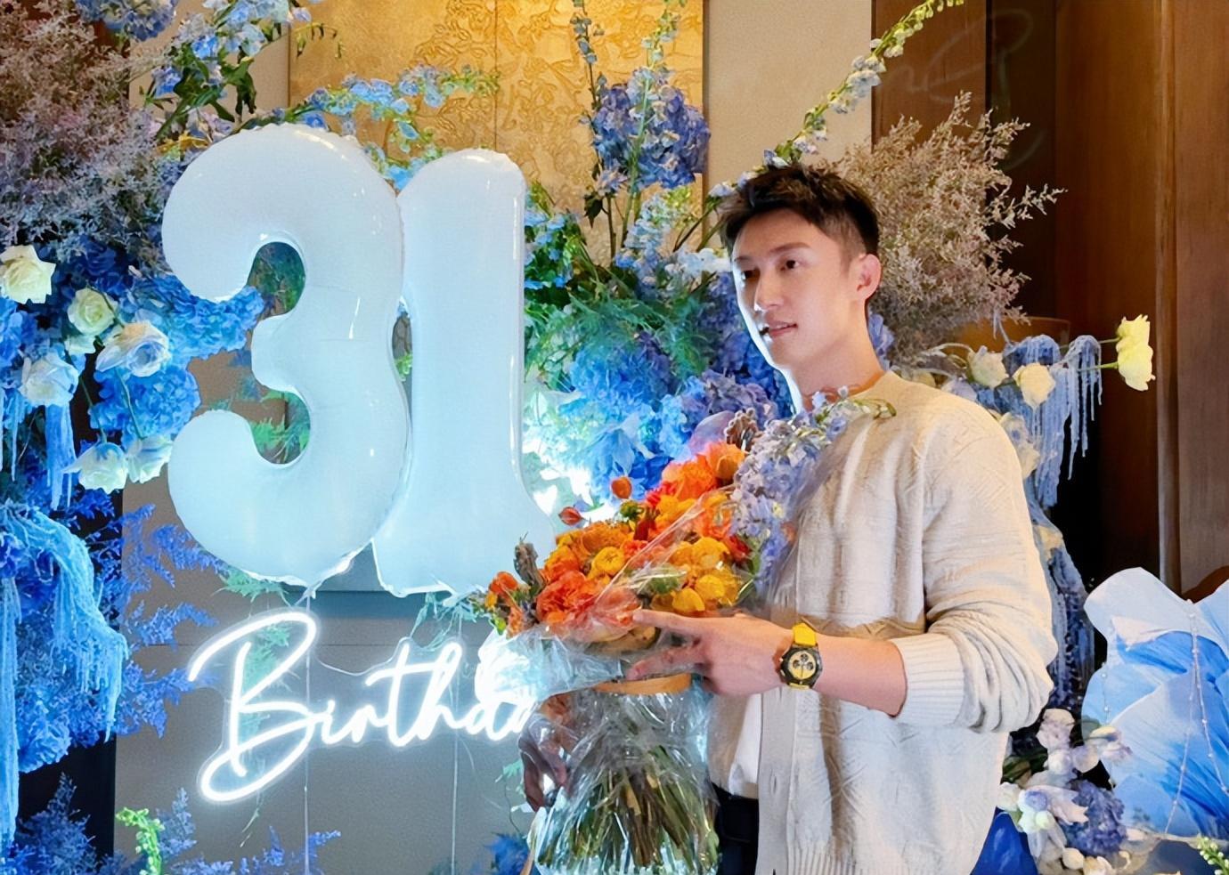 黄景瑜生日庆祝 11月30日,黄景瑜迎来了31岁生日,工作室发布了一