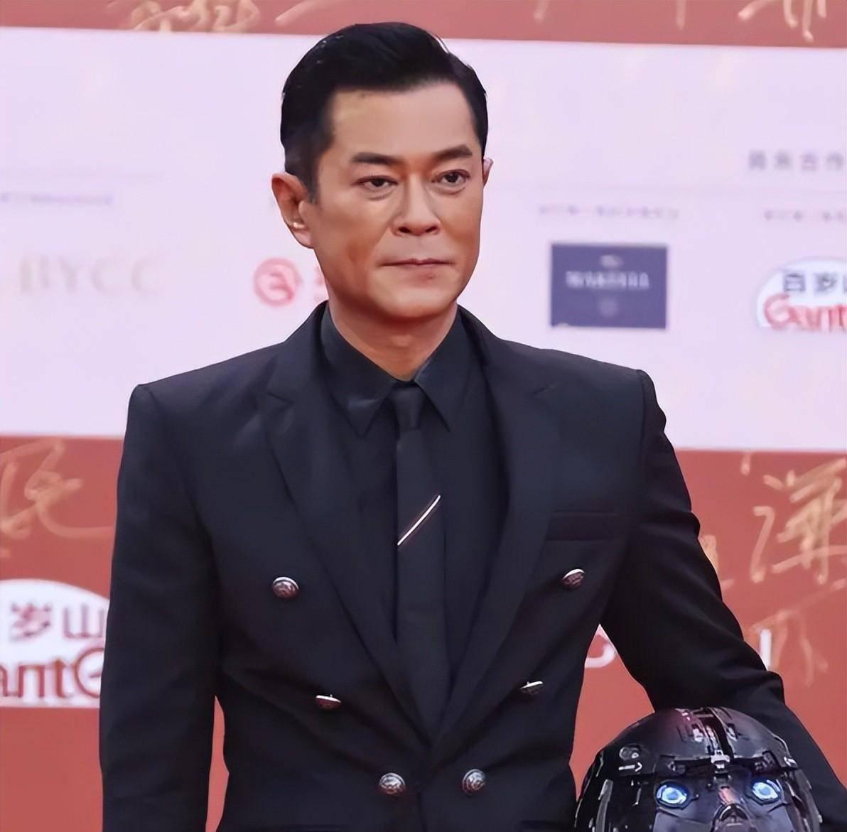 古天乐:不拘泥于时尚潮流的香港演员 古天乐是一个特立独行的演艺人物