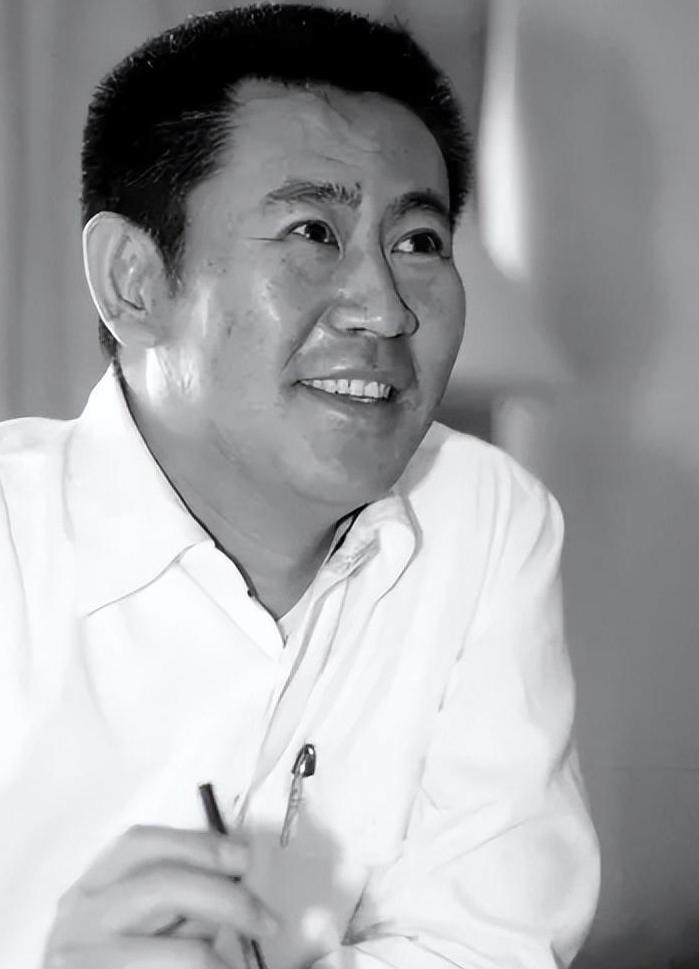 主持人赵赫:珍惜与家人共度的每一刻 赵赫,一位曾经在央视财经频道