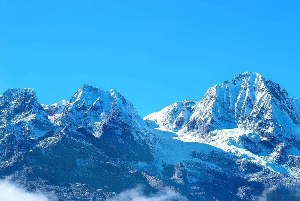 天山雪山最美图片