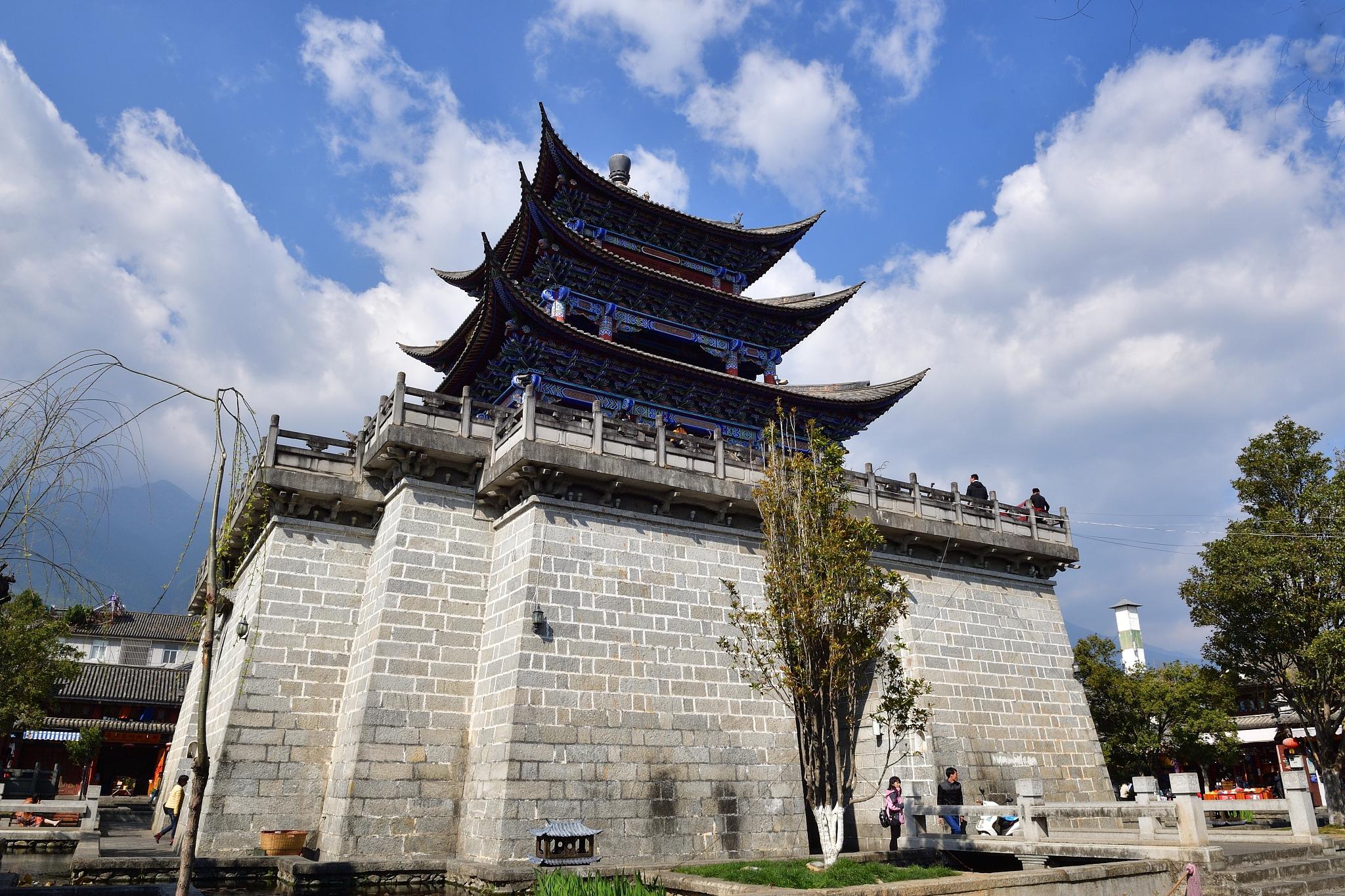 楚雄市旅游景点推荐 楚雄市是中国云南省下辖的一个地级市,位于滇西北