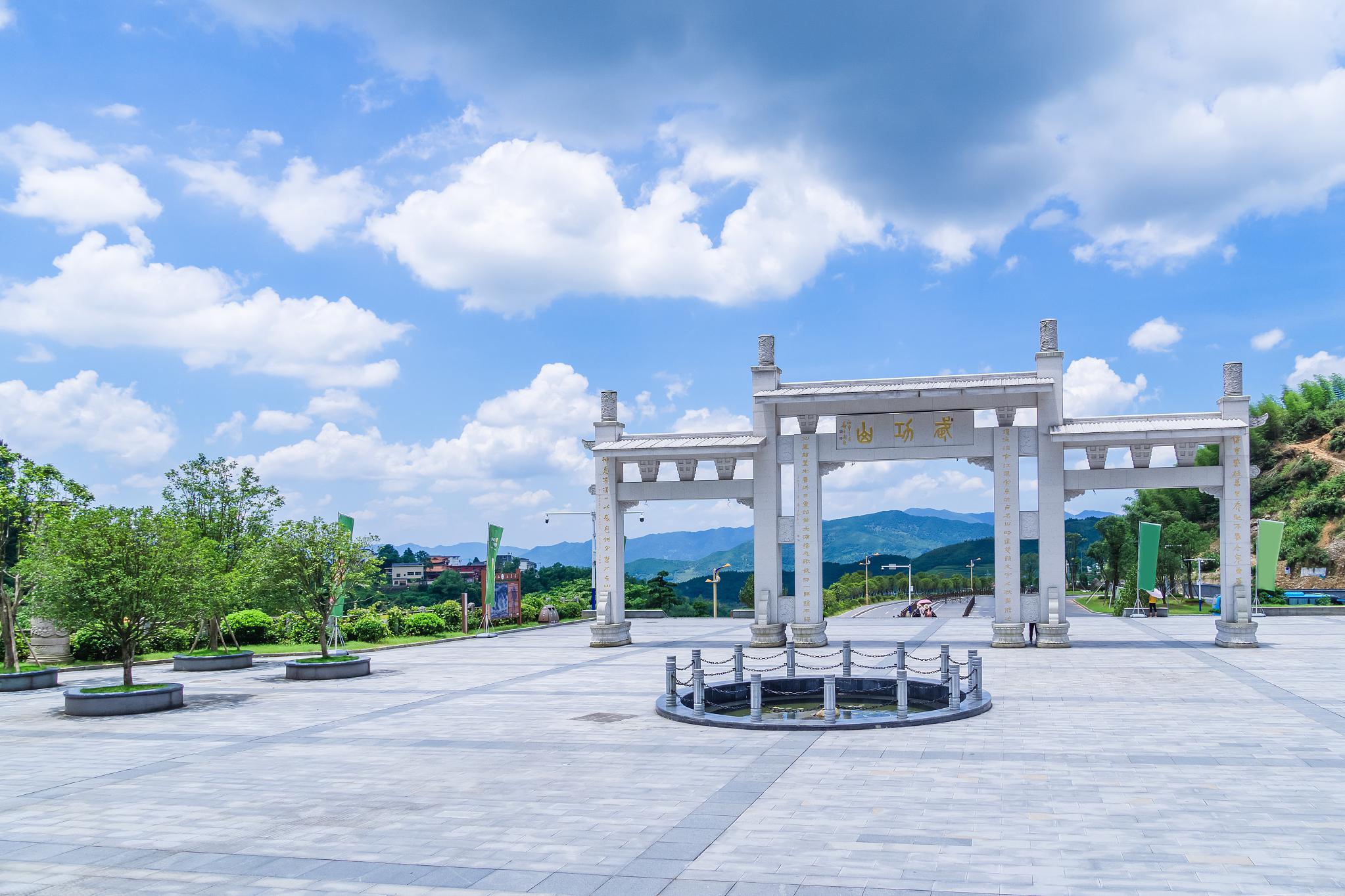 赣州龟角尾公园 这个公园是龟角尾公园,位于江西省赣州市,是一个景色