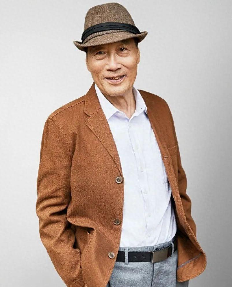 颐和园卖汽水到荧屏伴侣 白志迪,北京人,从艺数十年的实力派演员,曾在