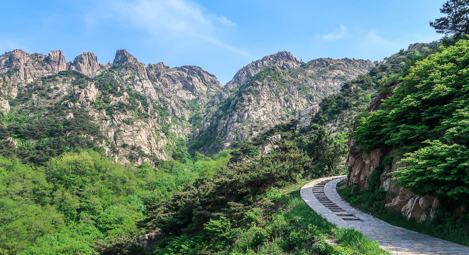 八仙山,位于天津市蓟县境内,是一座以森林景观为主的山岳型自然风景区