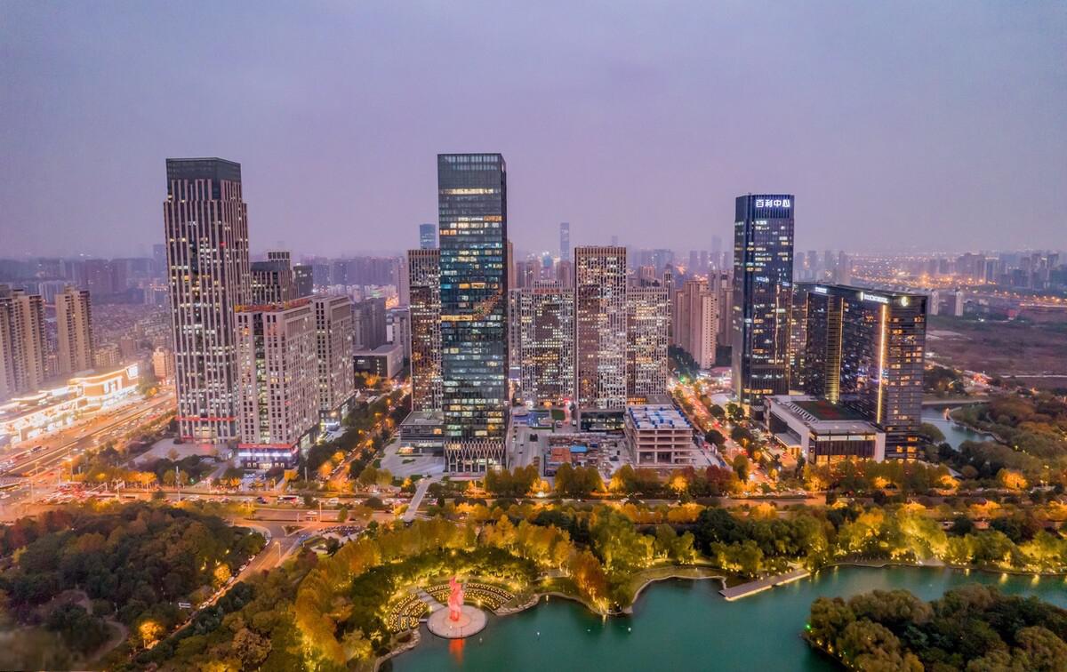 安徽合肥天鹅湖 合肥,安徽省的省会城市,近年来以其美丽的自然风光和