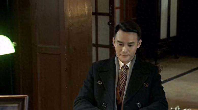 《明楼》:阿诚的才华和魅力 《明楼》中的阿诚是