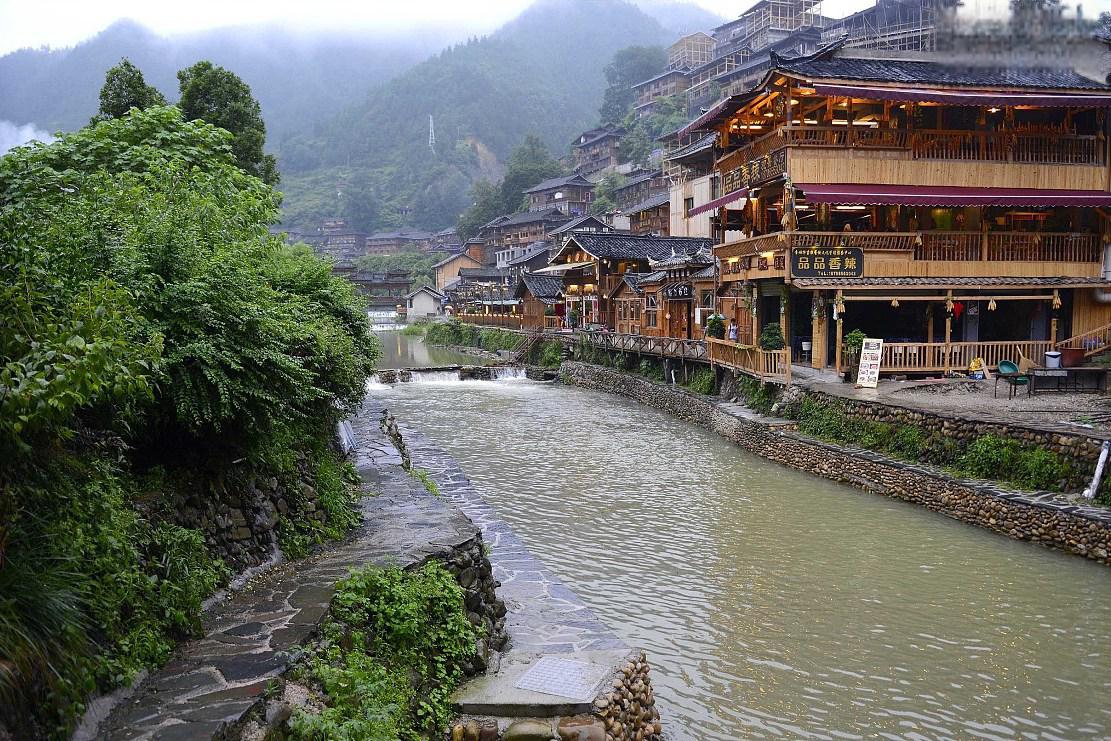 重庆市黔江区旅游景点众多,以下是一些推荐的景点 98水车坪景区