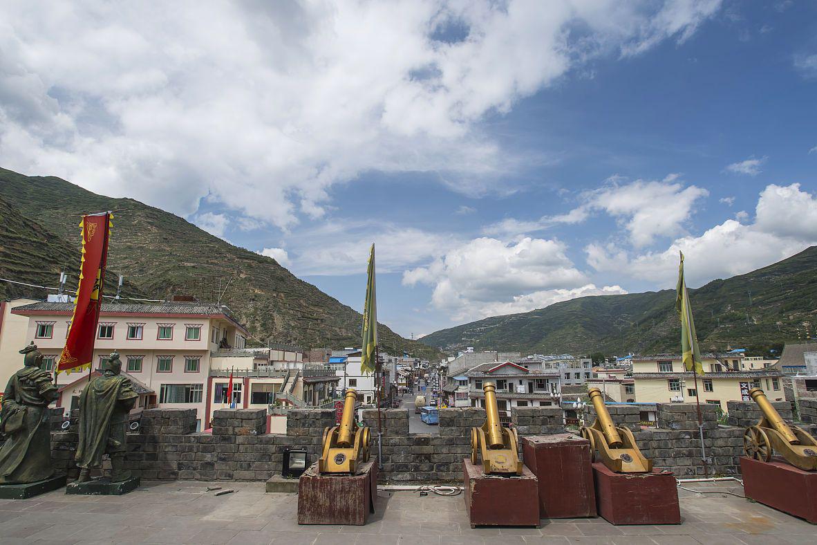 历史与自然的交汇之地 松潘古城,一座充满历史韵味和自然风光的旅游