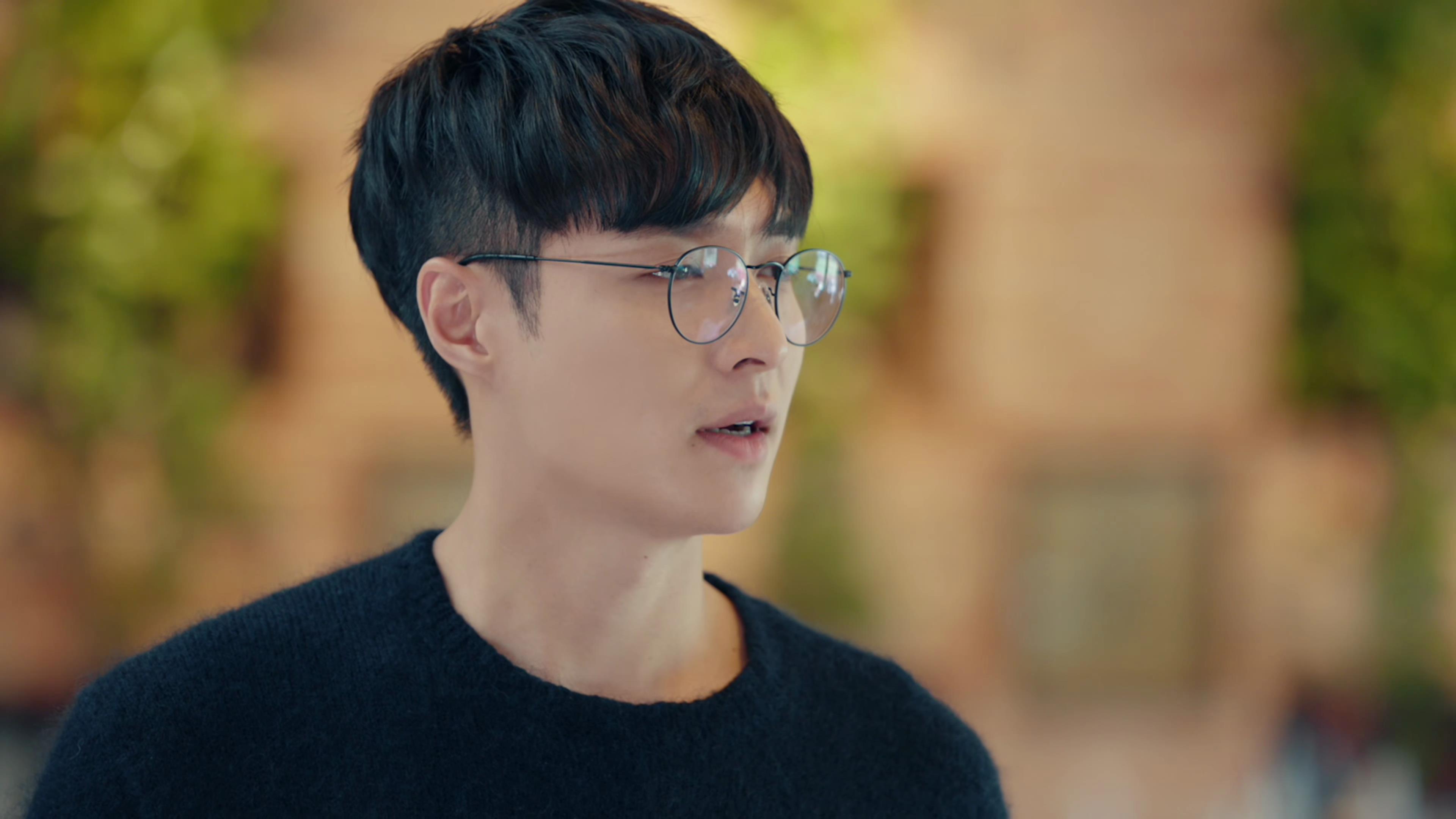 庄睿决定放弃黄金瞳,接受手术取出脑部碎片,虽然失去了黄金瞳的能力