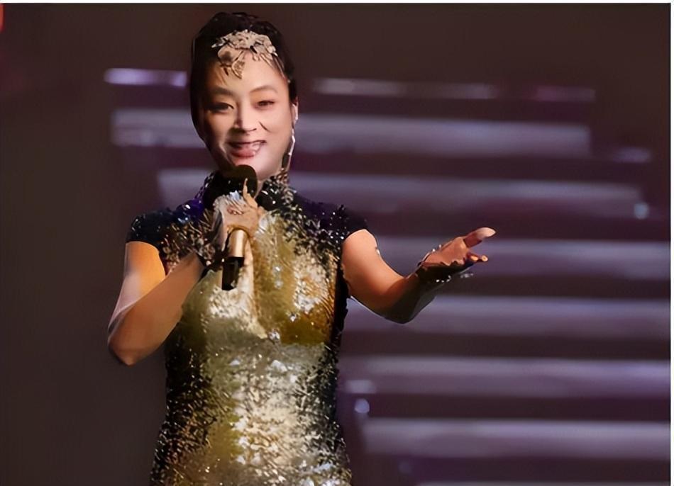 金炜玲:音乐之路 金炜玲,音乐才子,曾获全国家庭音乐比赛桂冠,但因