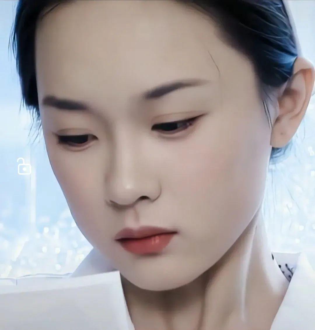 霍思燕:纯欲风鼻祖 霍思燕以不需要化妆的自然之美,以及那双大眼睛中