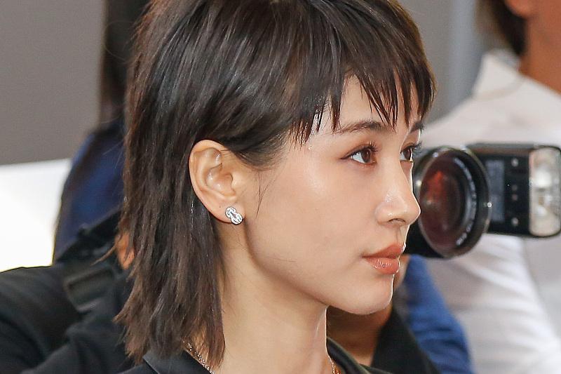 王子文:平凡女孩的优秀成长 王子文,16岁拍戏救患癌父亲,与黄轩的恋情